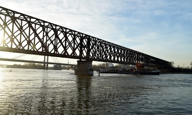 Tizennégyből egy híd biztonságos