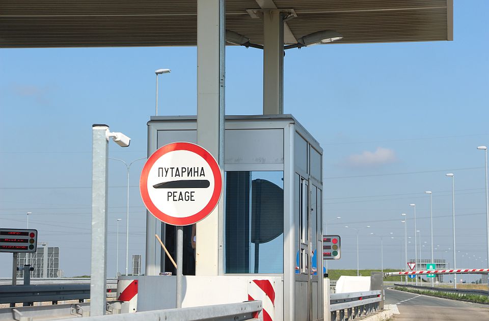 Munkálatok az autópályán a szabadkai fizetőkapunál
