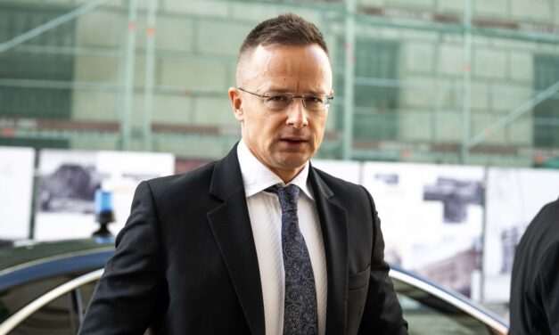 Szijjártó: Nekünk, magyaroknak Orbán Viktor a jövő